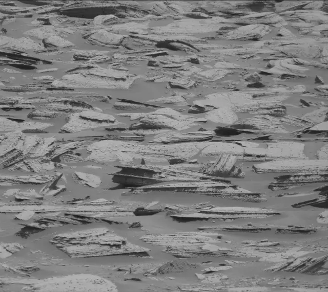 Sol 4001: Mast Camera (Mastcam)