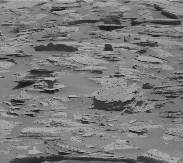 Sol 4001: Mast Camera (Mastcam)