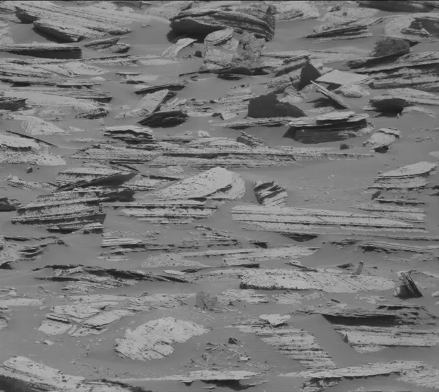 Sol 4001: Mast Camera (Mastcam)