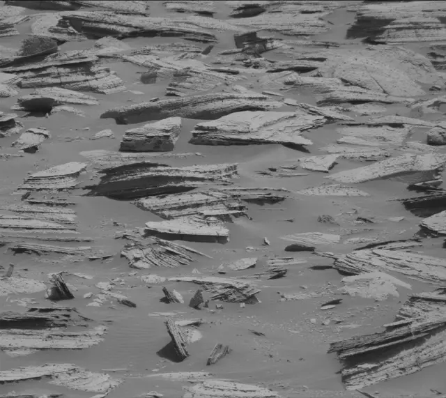 Sol 4001: Mast Camera (Mastcam)