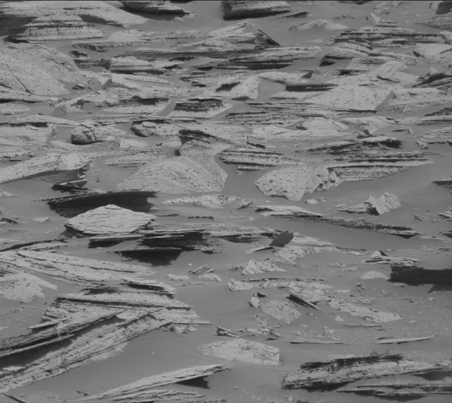 Sol 4001: Mast Camera (Mastcam)