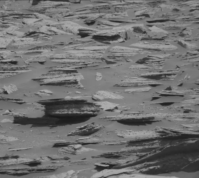 Sol 4001: Mast Camera (Mastcam)