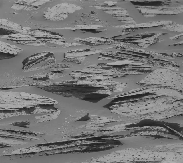 Sol 4001: Mast Camera (Mastcam)
