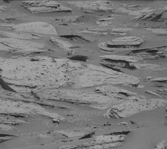 Sol 4001: Mast Camera (Mastcam)