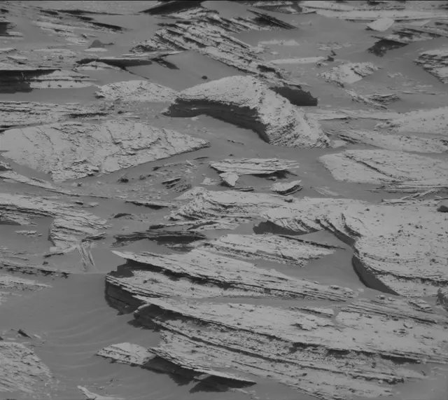 Sol 4001: Mast Camera (Mastcam)