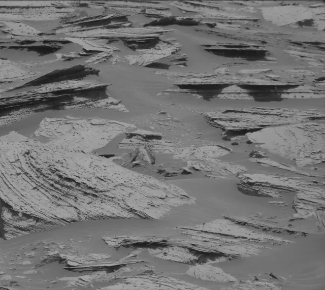 Sol 4001: Mast Camera (Mastcam)