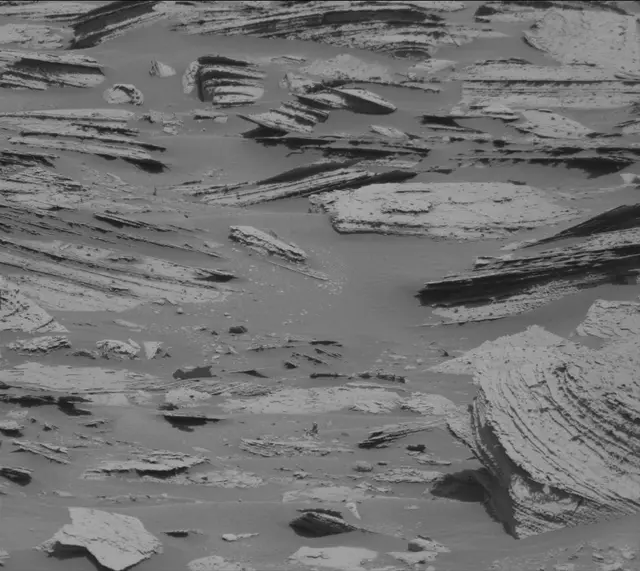 Sol 4001: Mast Camera (Mastcam)