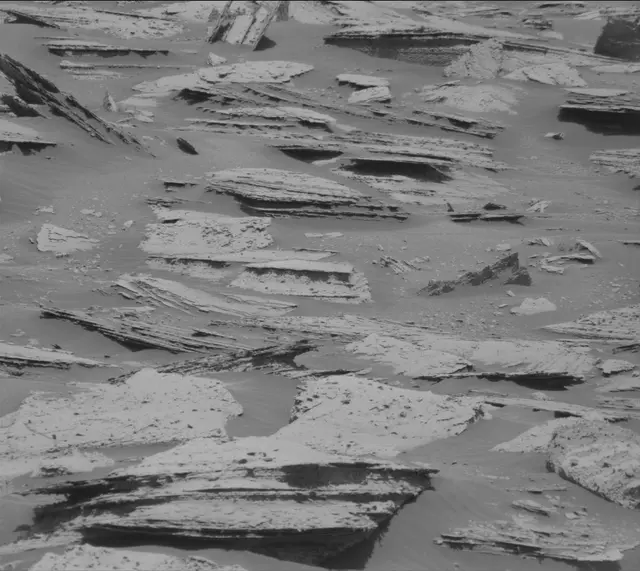 Sol 4001: Mast Camera (Mastcam)