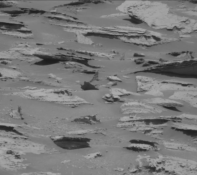 Sol 4001: Mast Camera (Mastcam)
