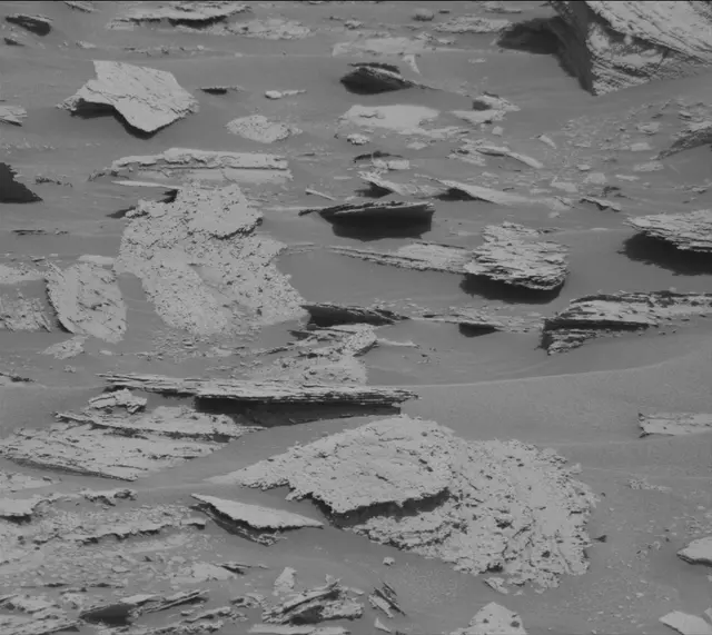 Sol 4001: Mast Camera (Mastcam)