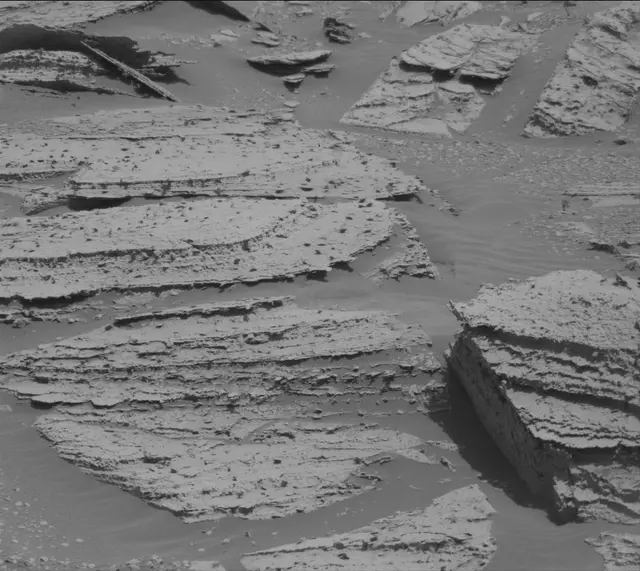 Sol 4001: Mast Camera (Mastcam)