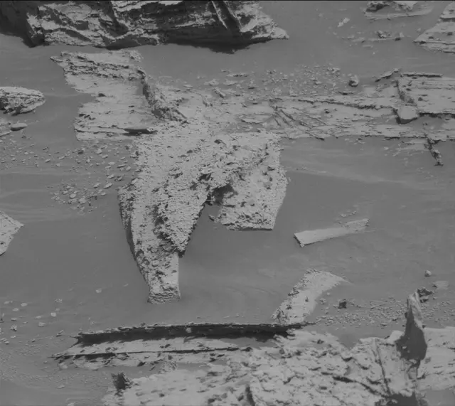Sol 4001: Mast Camera (Mastcam)