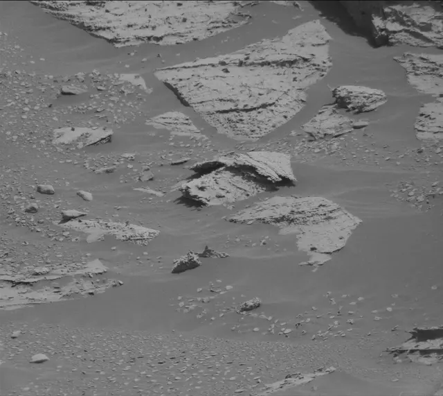 Sol 4001: Mast Camera (Mastcam)