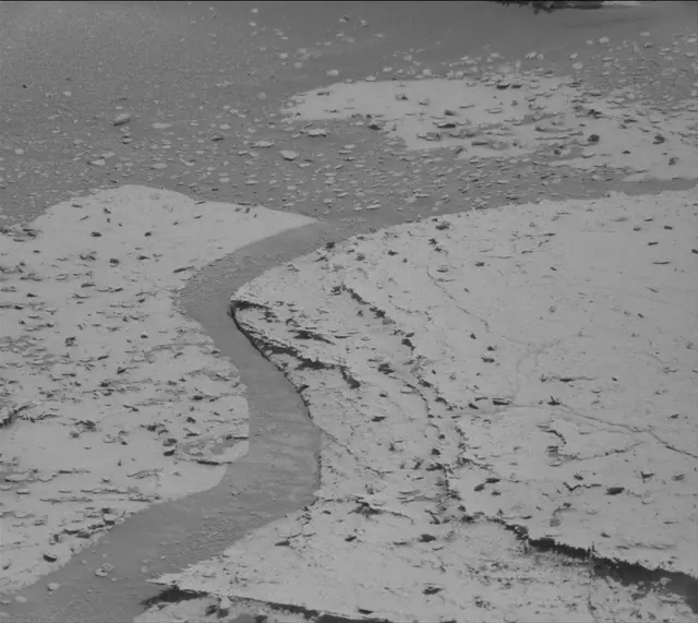 Sol 4001: Mast Camera (Mastcam)
