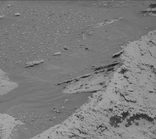 Sol 4001: Mast Camera (Mastcam)