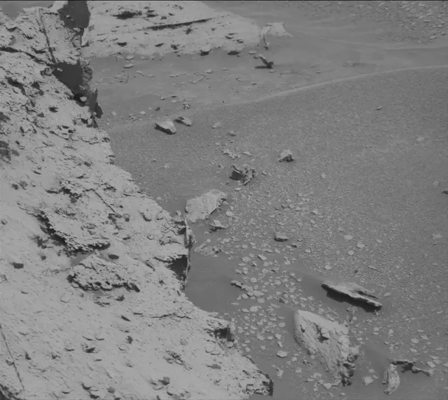 Sol 4001: Mast Camera (Mastcam)