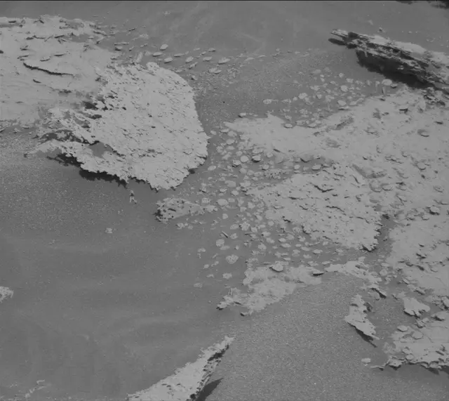 Sol 4001: Mast Camera (Mastcam)