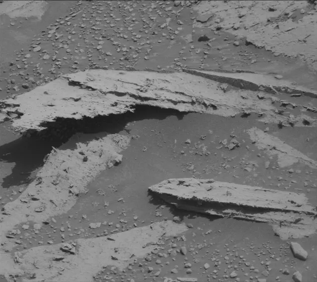 Sol 4001: Mast Camera (Mastcam)
