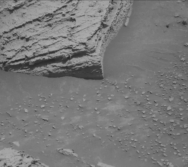 Sol 4001: Mast Camera (Mastcam)