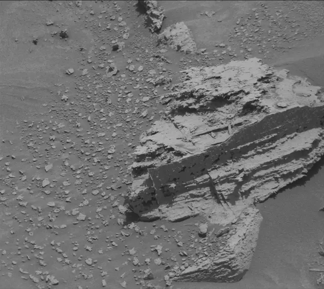 Sol 4001: Mast Camera (Mastcam)