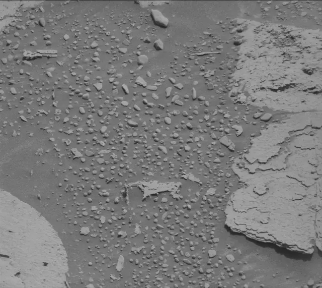 Sol 4001: Mast Camera (Mastcam)