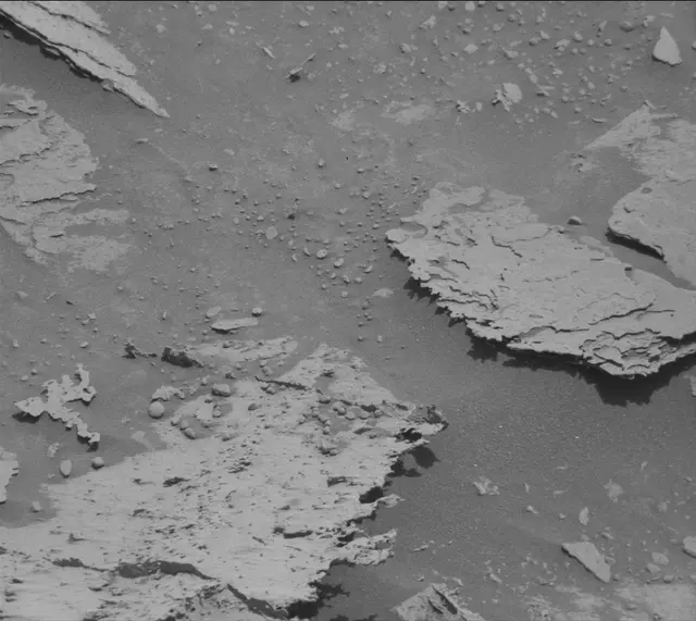 Sol 4001: Mast Camera (Mastcam)