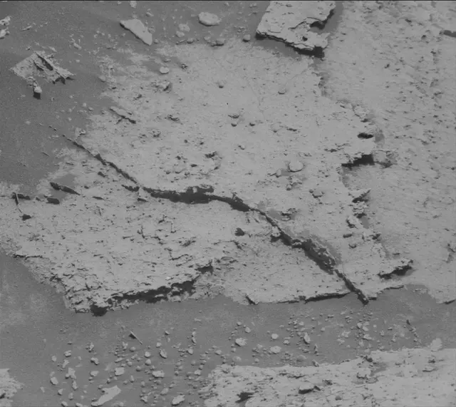 Sol 4001: Mast Camera (Mastcam)