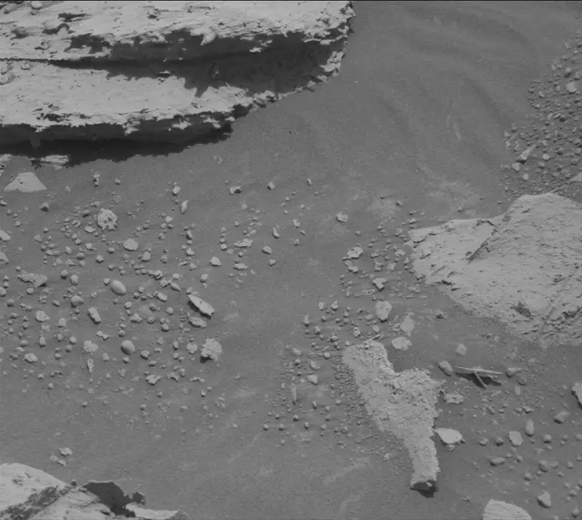 Sol 4001: Mast Camera (Mastcam)
