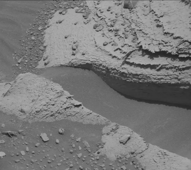 Sol 4001: Mast Camera (Mastcam)
