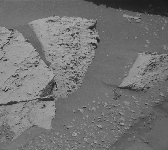 Sol 4001: Mast Camera (Mastcam)