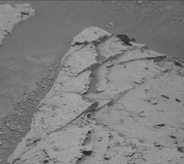 Sol 4001: Mast Camera (Mastcam)