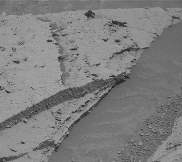 Sol 4001: Mast Camera (Mastcam)