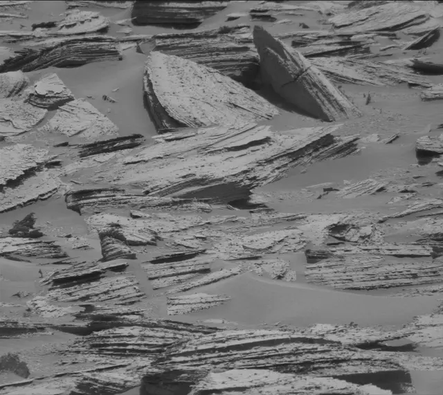 Sol 4023: Mast Camera (Mastcam)