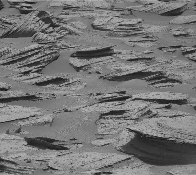 Sol 4023: Mast Camera (Mastcam)