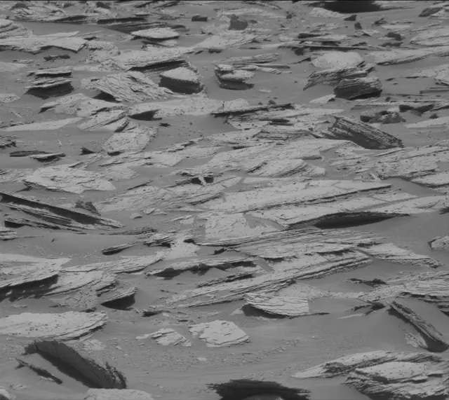Sol 4023: Mast Camera (Mastcam)
