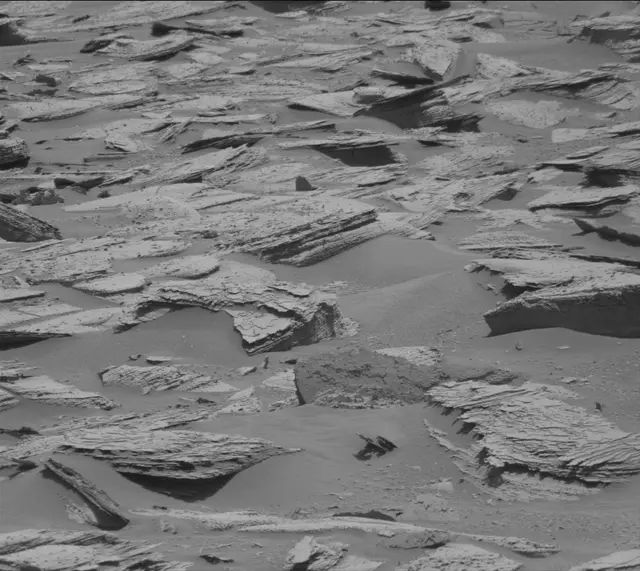 Sol 4023: Mast Camera (Mastcam)