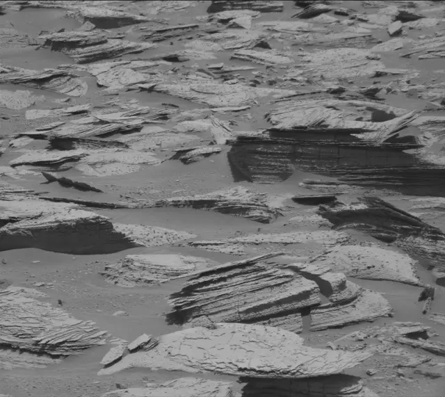 Sol 4023: Mast Camera (Mastcam)