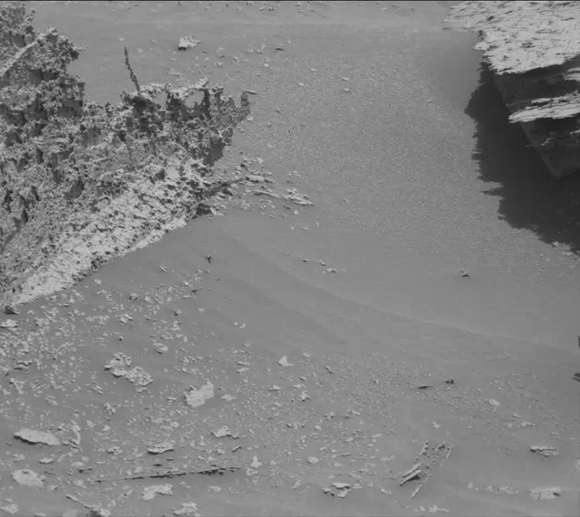 Sol 4028: Mast Camera (Mastcam)