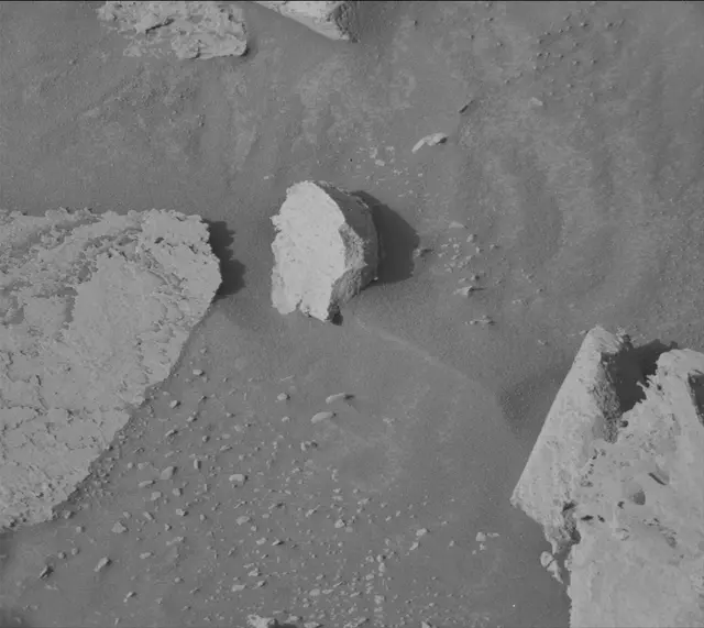 Sol 4028: Mast Camera (Mastcam)