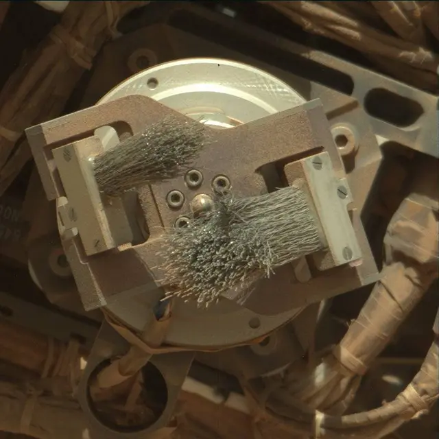 Sol 4030: Mast Camera (Mastcam)
