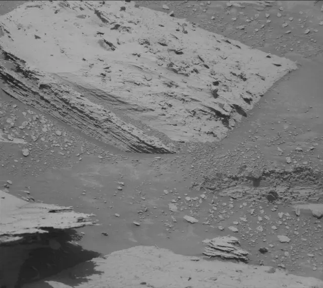 Sol 4030: Mast Camera (Mastcam)