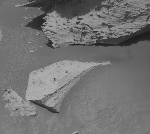Sol 4030: Mast Camera (Mastcam)