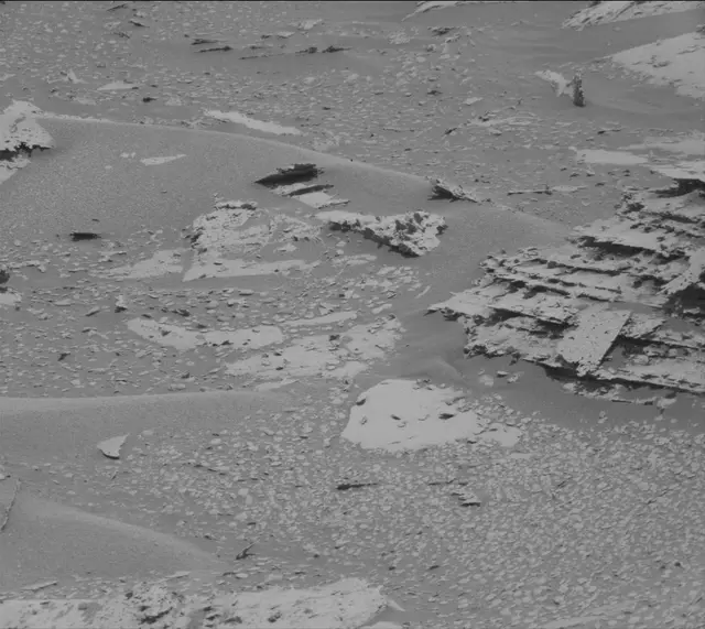 Sol 4030: Mast Camera (Mastcam)