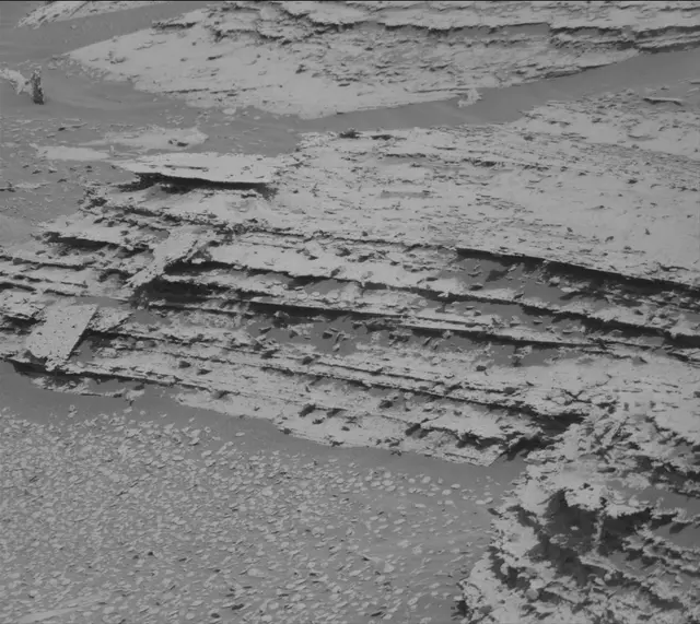Sol 4030: Mast Camera (Mastcam)
