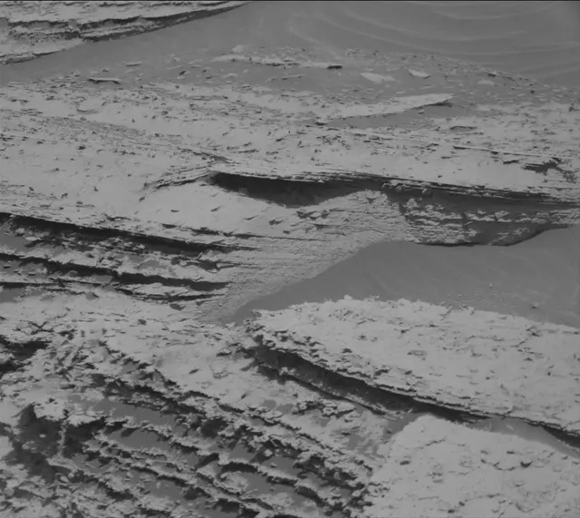 Sol 4030: Mast Camera (Mastcam)