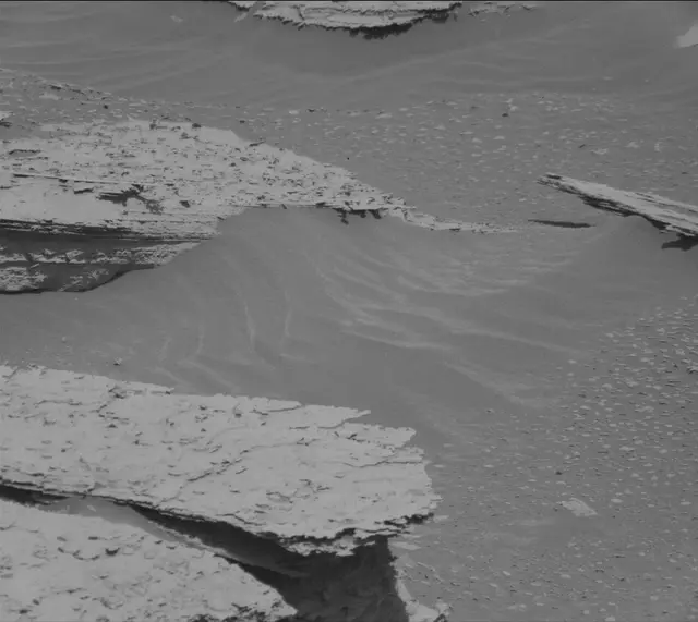 Sol 4030: Mast Camera (Mastcam)