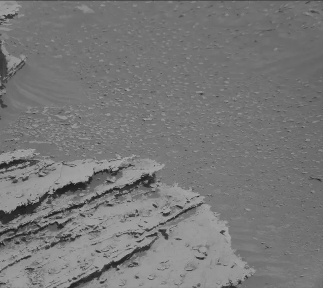 Sol 4030: Mast Camera (Mastcam)