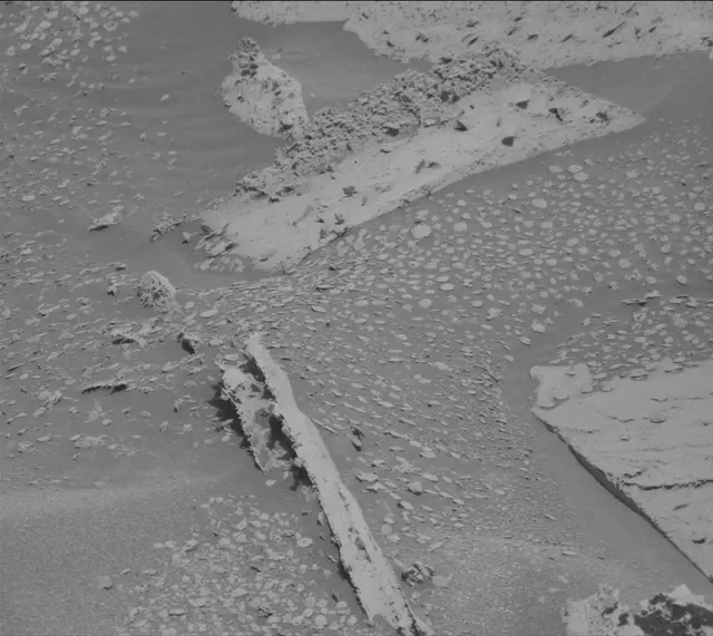 Sol 4030: Mast Camera (Mastcam)