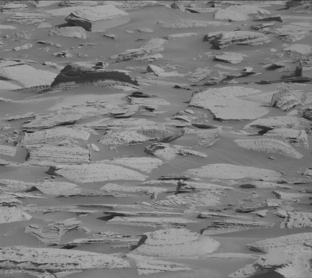 Sol 4030: Mast Camera (Mastcam)