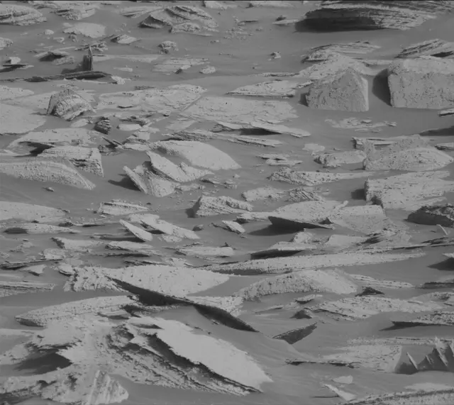 Sol 4030: Mast Camera (Mastcam)